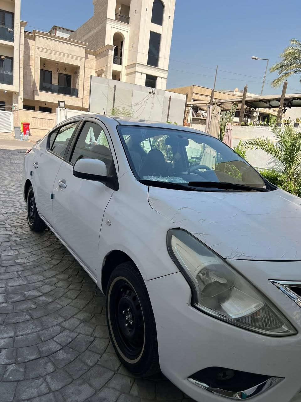 السلام عليكم

نيسان سني ٢٠٢١ هندي
ضرر السيارة /ربع جاملغ عكس السايق وربع البنيد
وبيهه بارد الجاملغ الخلفي جهت السايق شي قليل 

مكينه كير وتبريد كله كفاله 
 
تايرات ووياله صارلي شهل من شديتهن 

١٠٥ وبيه مجال للشراي
مكاني حي الجهاد

***********
