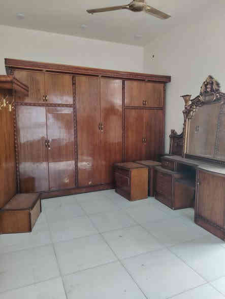 للبيع غرفه 6 بيبان طابقين عرض الكنتور  ٣ونص × ٢ ونص  تسكام نجاره عراقيه كله صاج سعر 650 نهايته علما مسكمه ٣٥٠٠مليون العنوان الديوانية حي الحضارة ***********
