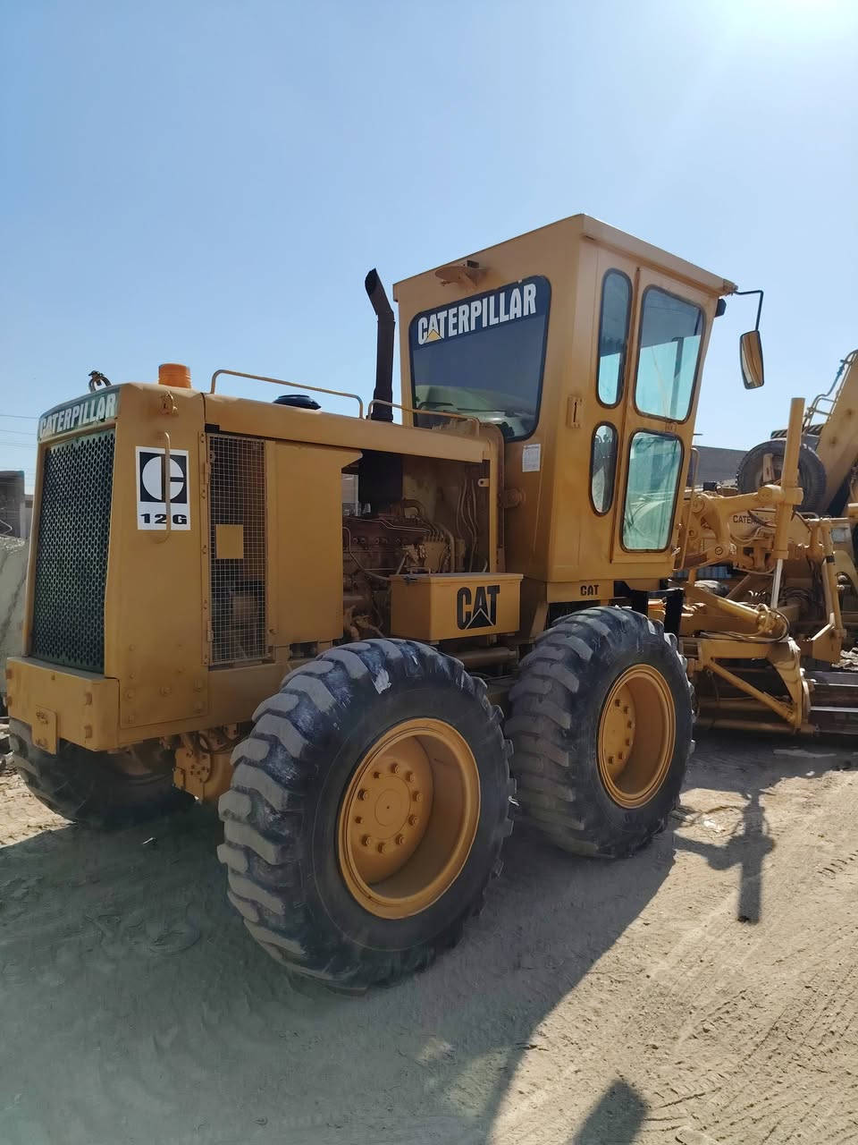 السلام عليكم جريدر مدير موديل 79 كتربلر للبيع دخول جديد منفيس باسمي سعر275 للاستفسار على هذا الرقم***********
