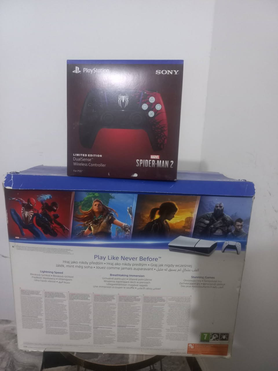 سلام عليكم عندي بلي فايف سلم.  ذكره واحد تيره. مستخدم  اقل الشهر زلغ ما بي  مكفول من اي شي اخذ تحديث محدث عندك يدات بلي فايف. وحده اصليه الي هيه البيضه والثانيه تجاريه  زئد اذه أتريد اسويلك حساب مجاني بي متين لعبه مجانيه سعره. ست ميه وخمسين 650 لا تنسون يده ثانيه. سلم ذكره واحد تيره 
*********** متواجد واتساب
