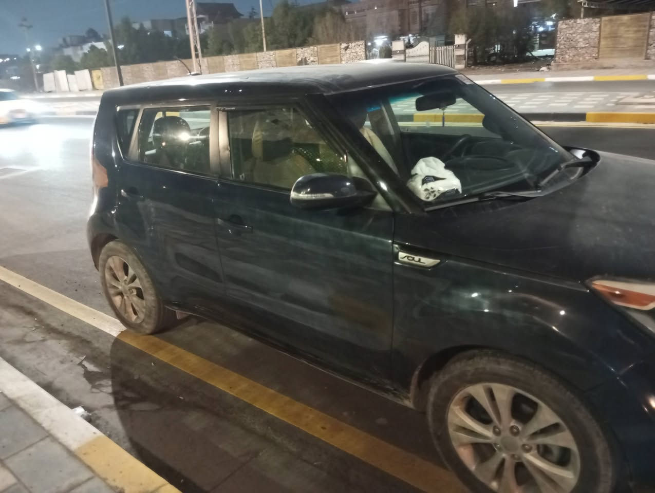 سيارة صول 2014 للبيع
ماشيه 62
محرك 2000 Gdi

ثلاث انواع قيادة
مغلفه الارضيه جلد وارد امريكي 
والخارج مغلف السونار مرفق بل الصورة 
تبريد شغال رقم بغداد انكليزي هزه جديد تحويل مباشر للعنوان بلديات الاستفسار على الرقم ***********
