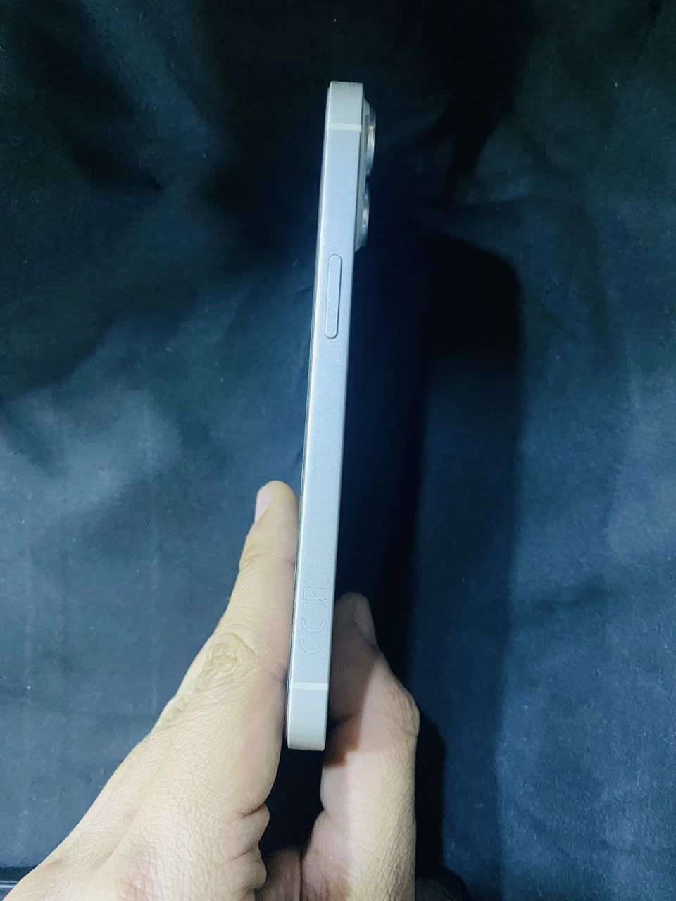 سلام عليكم. ايفون13 
ذاكرة 128 
بطارية88
 شرق اوسط
 مشتري قبل6اشهر من الوكاله
 جديد وياه ملحقاته كارتونه 
سعره550وبي مجال حك الجيه
للتوصل خاص او واتساب ***********
