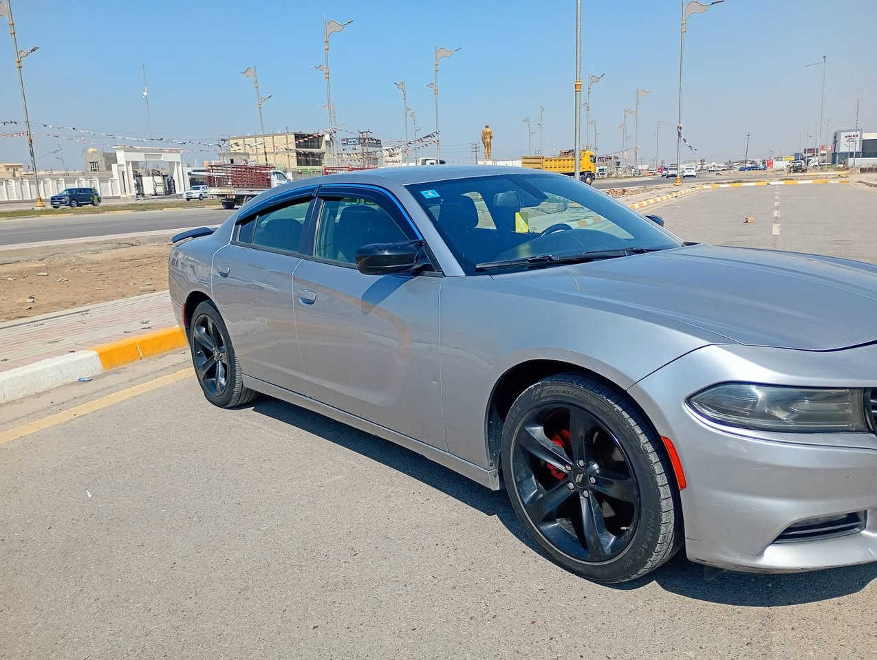 السلام عليكم للبيع جارجر م2015 بيها بونيد وجاملغ تبديل بيها بابين كلير السيارة حلوه وجاهزة من كولشي مابيها نقص برغي سنويه 2030 وهزة جديده السعر 150 عنوان واسط الصويرة فلكه الزعيم ***********
