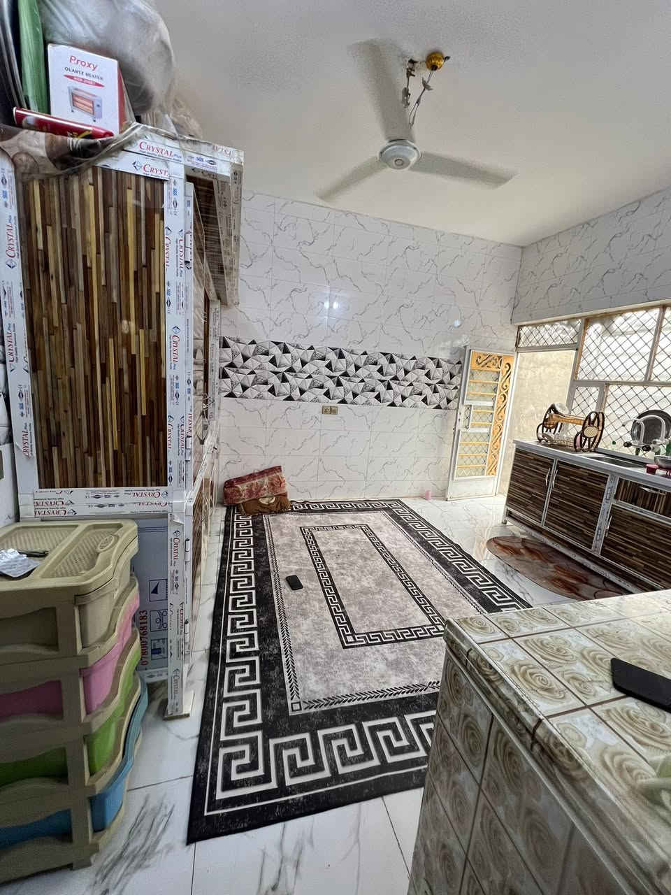سلام عليكم بيت وعرصه مساحه 280نهايت شارع60 يبعد عن المشروع50متر الستفسار الرقم ***********
