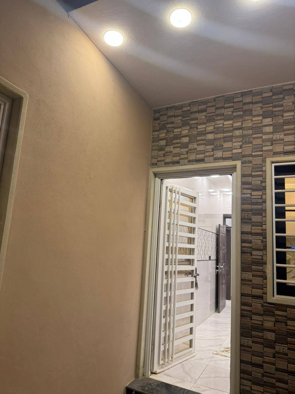 عروض مكتب ركن المواسم للعقار    والمقاولات 🏢 .

🛑 دارللبيع حي الفلاح الثانيه

طابقين فول مواصفات وكما موضح في الصور

اربع غرف نوم 

 مساحة الارض 125 متر سند طابو الزهور 

مقاطعه 22 سمنت اتجاه شروق تام

للاستفسار عن السعر وباقي التفاصيل اكثر الاتصال على الأرقام 
      التاليه او مراجعة المكتب في حي الفلاح الثانيه:

***********
***********

🛑 اضغط على زر المتابعه ليصلك كل ما هو جديد من عروضنا 👍 .

🛑 عنوان المكتب الموصل/ حي الفلاح الثانيه  مدخل بانزخانة المنهل قرب مدرسة الدار البيضاء

🛑 نستقبل كافة عروضكم التجاريه والسكنيه والزراعيه والجمعيات .
