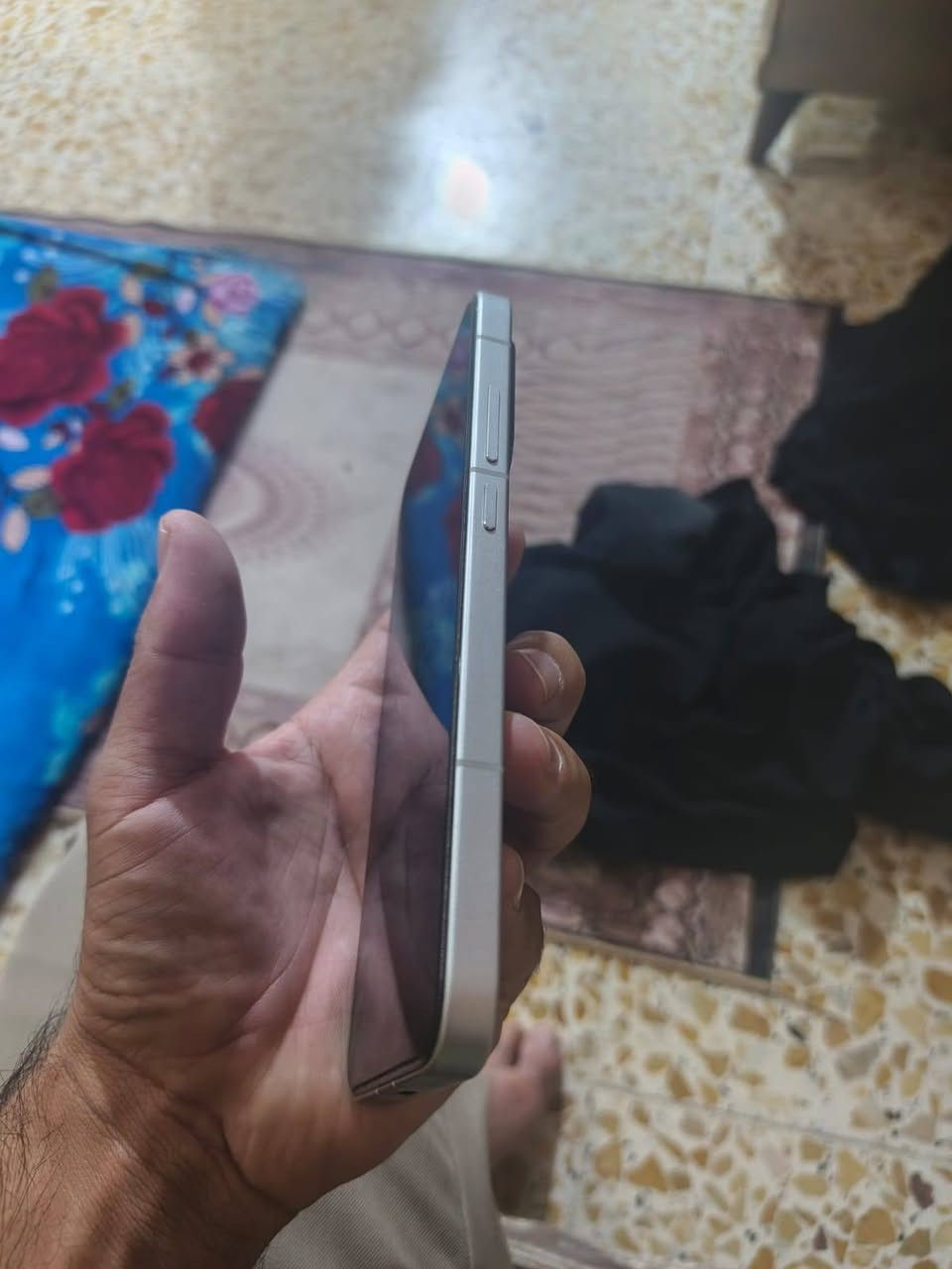 بوكو F7 للبيع
بطاريتة 99 
ذاكرة 512 
مفطور الضهر بس 
كارتونة موجودة بدون شاحنة 
مكان بغداد شعب 
رقم *********** 
السعر 425 وبي مجال حك جيتك
