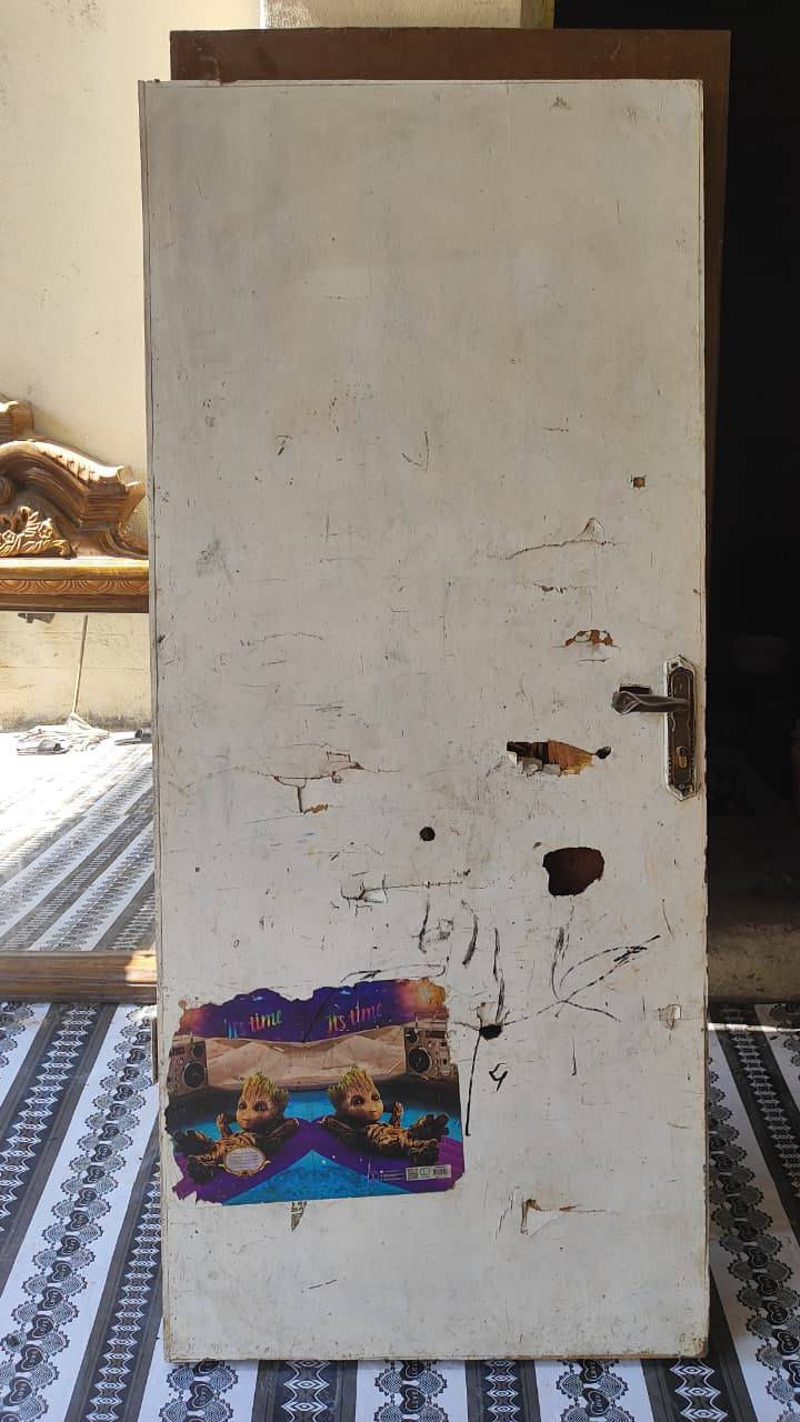 للبيع بيبان ٢ السعر ٢٥
العنوان ٥ميل شارع الصناعيه رقم الهاتف ***********
