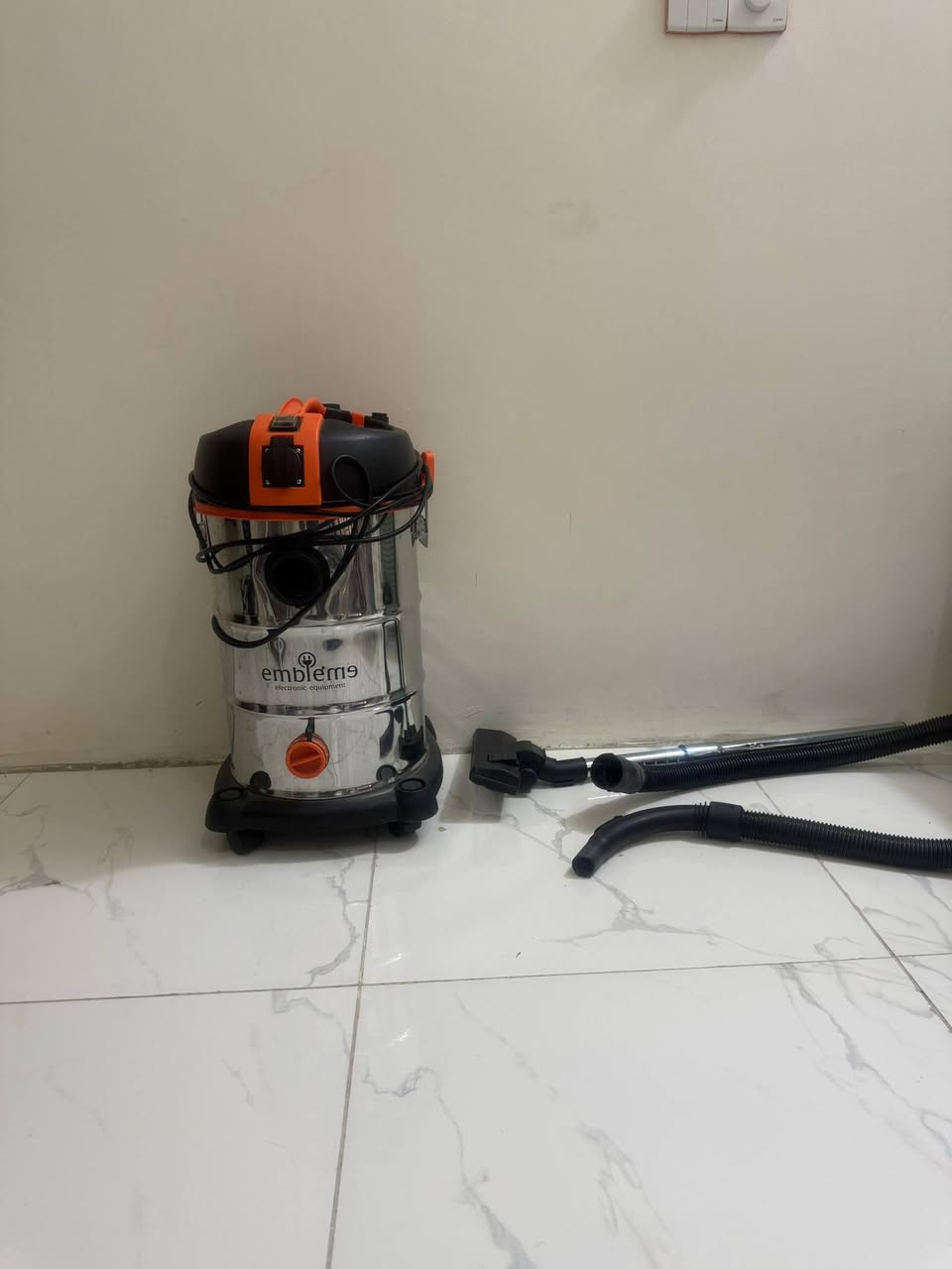 سلام عليكم مكنسه كهربائيه المانيه ماركه امبليوم بيه خاصيه سحب المياه من الأرضية سعرها ٦٠ وبيه مجال مكان بغداد الحريه


**إذا كنت صاحب هذا الإعلان وتريد حذفه لأي سبب، رجاءا أرسل رسالة إلى الدعم الفني**