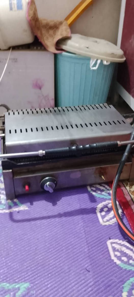 اغراض مطعم للبيع ***********
