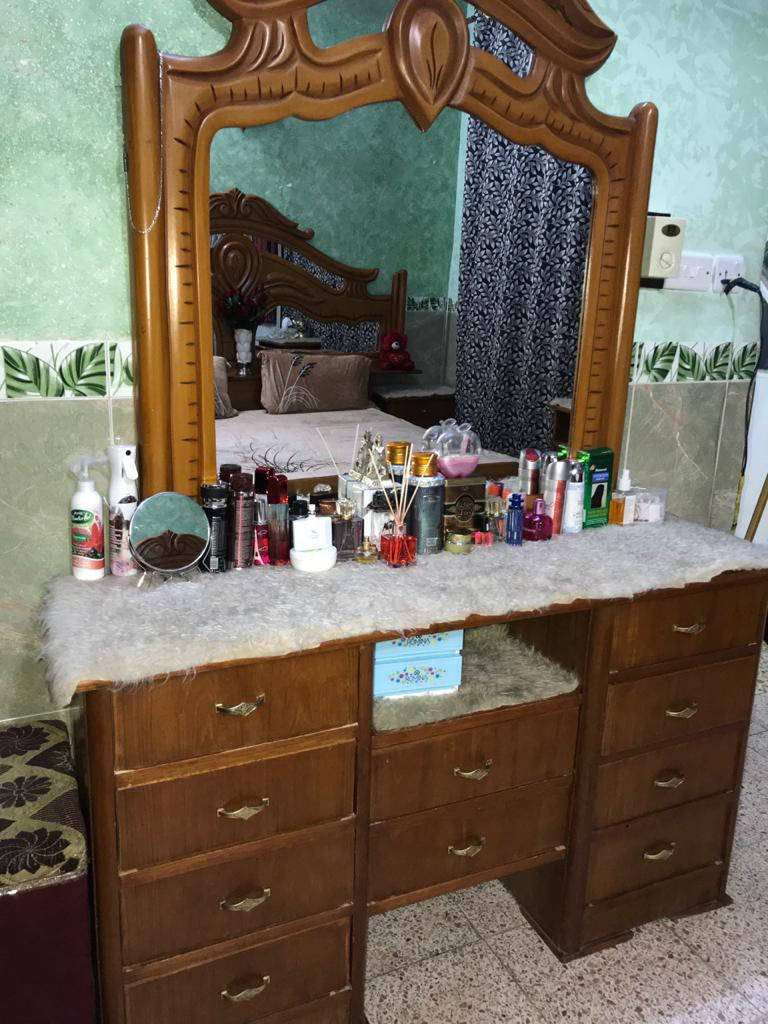 السلام عليكم 
جربايه وميز تواليت للبيع 
رقم الهاتف ***********
