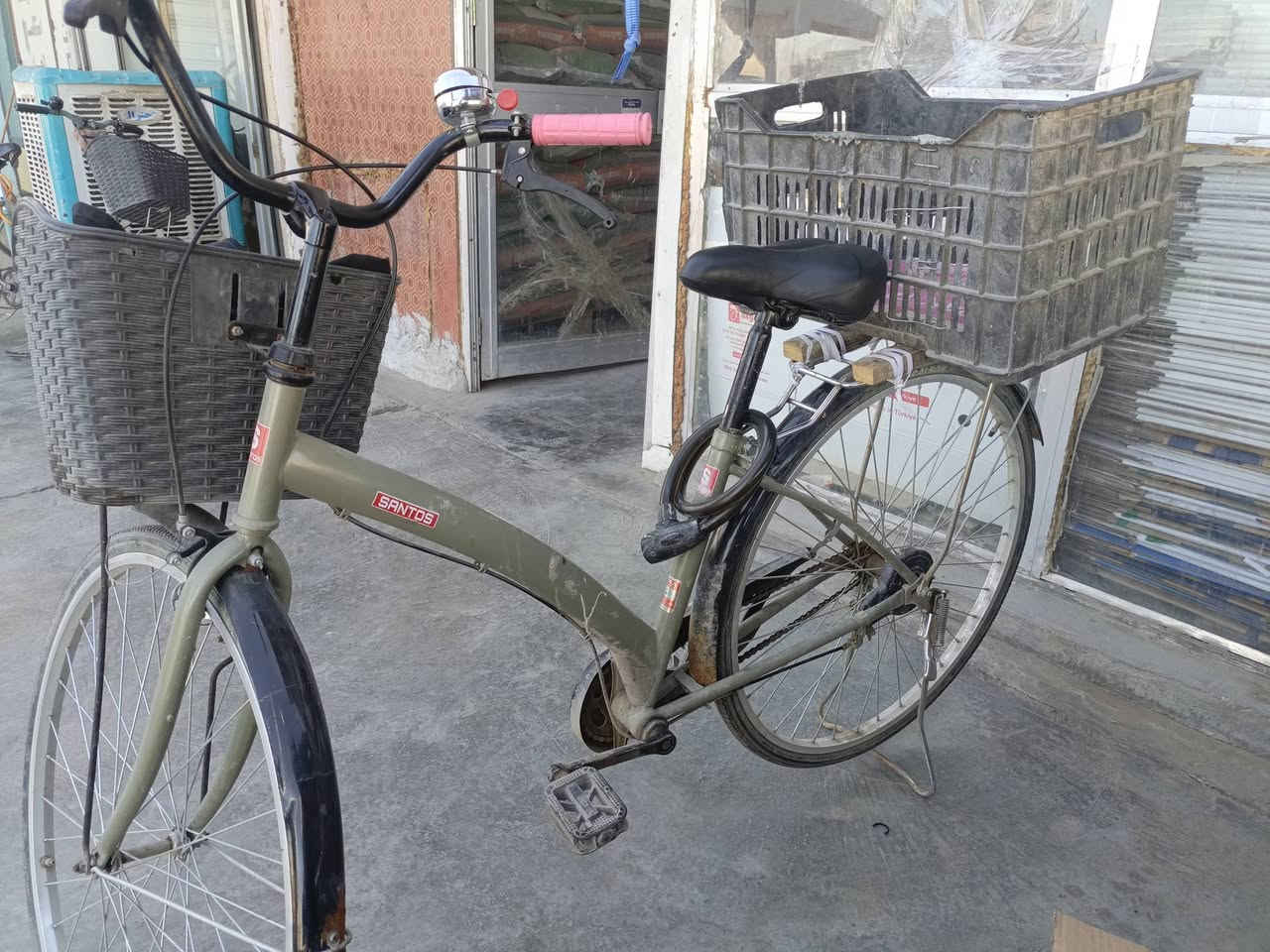 بايسكل للبيع السعر 90وبي مجال مكاني التاجي قرب منشآت نصر مقابل الكم السكني


**إذا كنت صاحب هذا الإعلان وتريد حذفه لأي سبب، رجاءا أرسل رسالة إلى الدعم الفني**