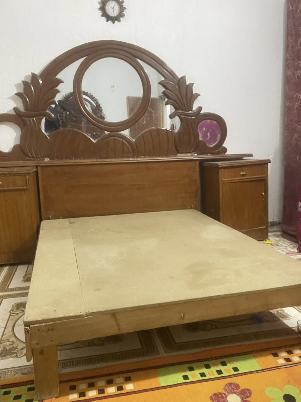 سلام عليكم غرفه كامله للبيع نضيفه للسفسار راسل خاص او راسل واتساب ***********
