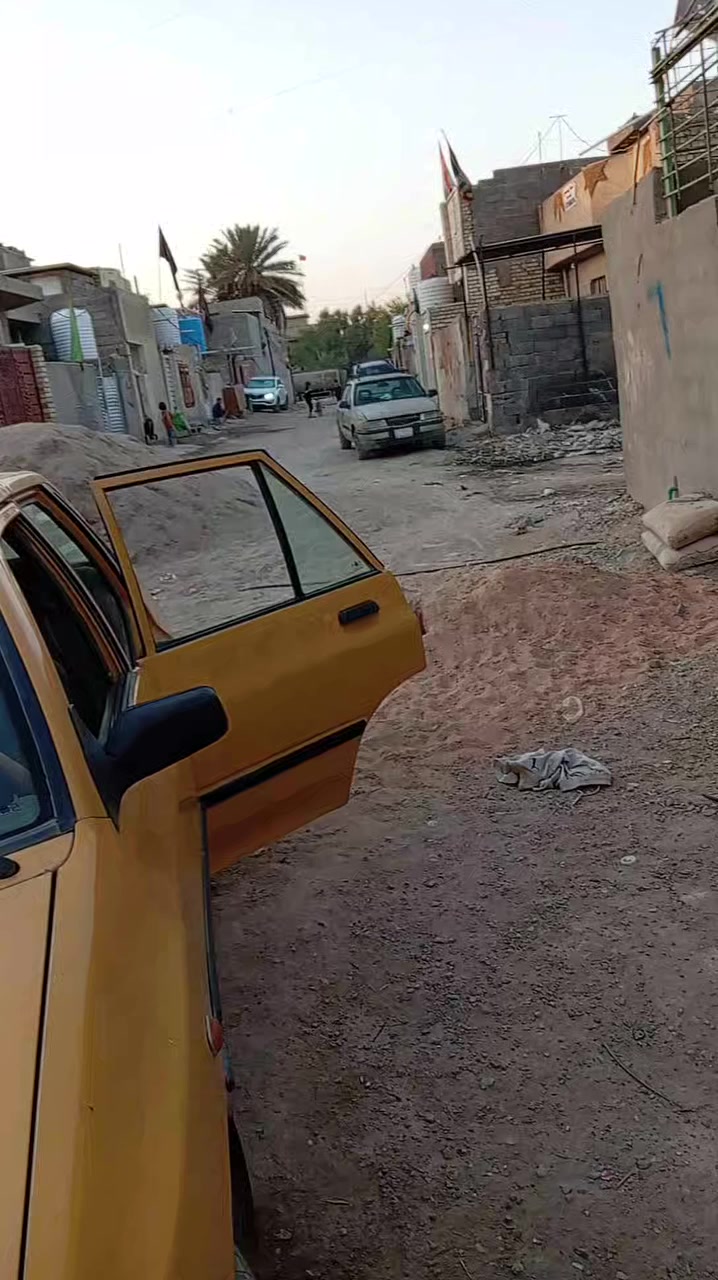 بيت ١٢٠ متر وبصفه قطعه ٩٥ متر بل زراعي الخيرات مقابل الوالدايه شارع بيت اول فرع قريب من الشارع العام قريبه عل مدارس والمصتوصف تريد بس البيت تريد القطعه والبيت بكيفك البيت والقطعة سعرهن ٣٨ قفل اتصال ***********
