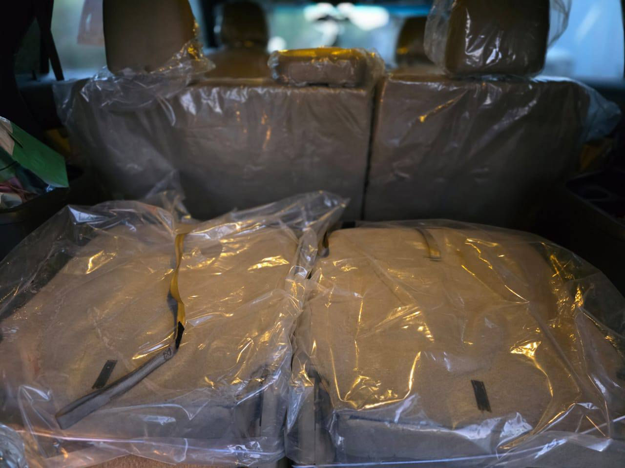 فورد اكسبلور 2017  رقم اربيل دولي 
7 راكب 
6 سلندر محرك جديد مال كصة
السيارة نظام بانزين مع غاز منظومة متكاملة 60 لتر 
فور ويل  
تحكم ستيرن 
3 قطع تبريد 
محرك مكفول 
كير مكفول 
تايرات جدد 
رقم الشاصي مع السونار مرفق
مكان السيارة بغداد 
السعر 175 
***********
