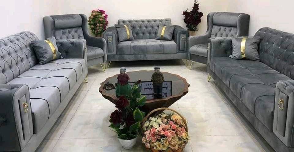 عرض خاص  خلال اسبوع فقط  

ال١٠ مقعد  سعره  450 الف 
صنع عراقي  
أحدث التصاميم الفنية 
🖍الشغل حسب طلبكم من ناحية اختياركم الالوان وعدد المقاعد 
⭕️مواصفات العمل 
♦️اسفنج. مميز 
⭕️ الخشب مقعد مضغوط
رجل عظم عاج 


⭕️القماش  قديفه 

❇️قياسات القنفات ❇️

العرض 75
190سم  القنفه الكبيرة ام ثلاث مقاعد 
150 سم القنفه الوسط ام مقعدين 
75 سم  الكرسي. 
🌹🌹🌹🌹
جميع الالوان متوفره
توصيل داغداد مجاني


التوصيل  سريع 
للحجز ارسل
 الصورة 
والاسم 
ورقمين موبايل 
والعنوان
على الخاص

الاضافات 
رجل نيكل 20


تخم ويا 4كوشات فقط
وين موقعكم بالضبط بالعراق؟ حتى نذكره بالإعلان للناس القريبة.: 
يتوفر خدمه توصيل لجميع المحافظات العراق فقط
الـ 450 ألف هذا على شنو بالضبط: طقم 10 مقاعد كامل لو عدكم أسعار حسب عدد المقاعد؟: 
حسب عدد المقاعد
الموديل/التصميم هذا إله اسم معيّن أو كود حتى نكتبه للزبائن؟: 
كوين 
التوصيل المجاني بس داخل بغداد لو يشمل محافظات ثانية همين؟ وإذا خارج بغداد شكد تكلفته تقريباً؟: 
مجاني فقط بغداد 
محافظات حسب البعد
إذا الزبون يريد يغيّر القماش أو لون الرجل/الإضافات، أكو فرق بالسعر لو نفس السعر؟: 
نعم اكو فرق بالسعر 