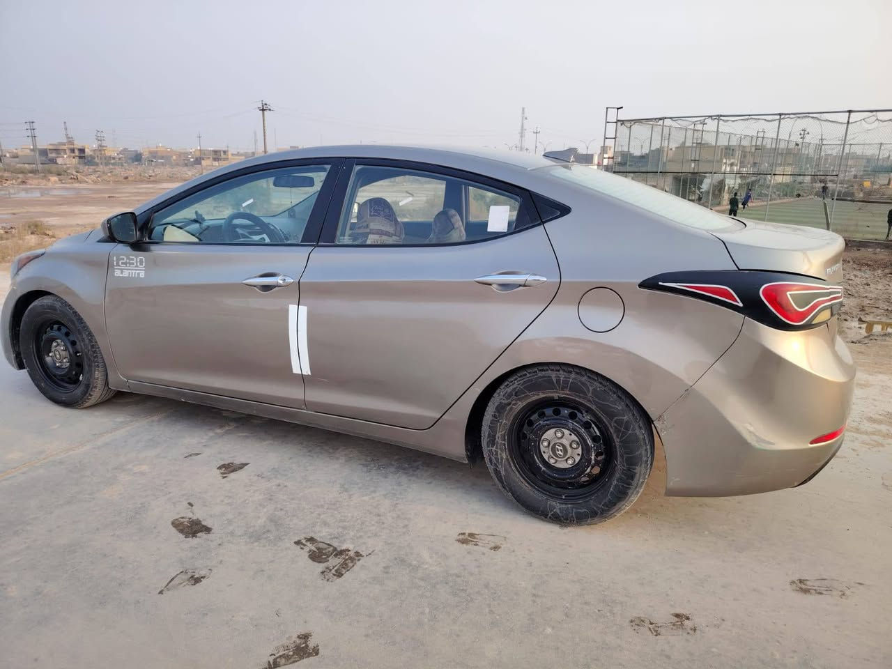 سلام عليكم النتره 16 امريكي ضربته جاملق وبنيد بيه رشات صبغ اليبل واحد مكينه 200 رقم دوالي بسمي المكان الناصريه غراف السعر 100 و5 اتصل وتدلل ***********
