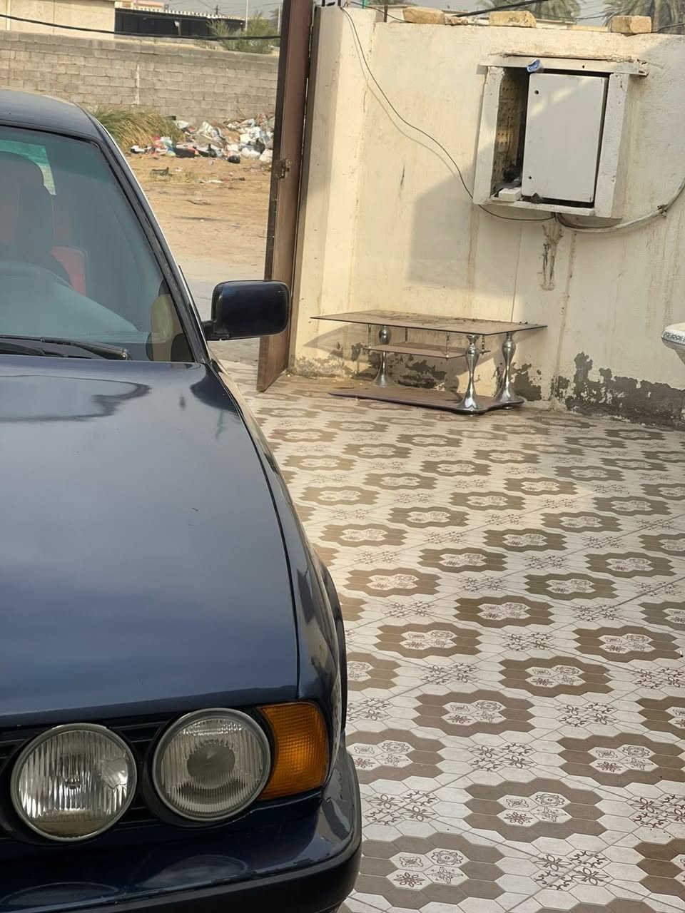 للبيع فقط 

بي ام 535 مفتوح اصل  كير ومكينه انضاف  كير اوتماتيك ومكينه 35 لاتنقيص ولا تبخير والا صوت كلش ناعمه كير يخبل موديل ١٩٩٠ 

السيارة ٤ جام كهرباء شغال كهربائيات كلها شغالة عليها ادامه لمنضومهة البانزين تبديل نوزلات بلكات كلاص وفيت بم وتانكي جدد وخريطه الارفلو  والطوافه كذالك 

راديتر مع قوايش والحاضن والمروحة جدد 

صدر امامي خلفي جديد من القاعدة ماللدبل للفرممه كله جديد تخم تاير مع تخم ويل كلش حلو جدد مصار شهر ونص من مشدودات صالنصة كامله بطيخة وهزاز كله شديد كاردن وشيال  جدد دركة M   لايتات براجكتورات بكلايتات كله جديد 

داخل نضيف كلش ومصبوغه عام السياره  

السياره جاهزه ومابيها اي نقص ذكرت كل التفاصيل تبقى شوفه العين السياره مكانها بغداد ابو غريب خان ضاري او الزيتون 

 رقم انبار الماني راعيها بابو غريب 

السعر ٥٣ وبيها مجال  

واني مكلف بالنشر رقم صاحبها 

***********
