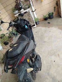 دراجه للبيع شغاله لعب ما بيها تحتاج  بريك السعر250 07800758865