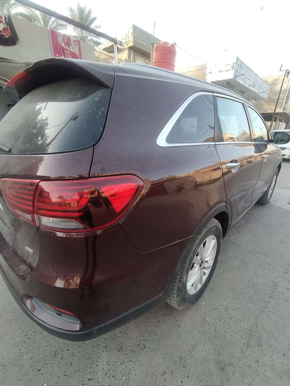 السلام عليكم سورنتو للبيع موديل 19
مكينه 4 سلندر 
امريكي حادث باب الصدر مبدل شركه تجي وتفحص بعينك 
لسياره حلوه ونضيفه مامتعوبه 
منضومه زنون كامله 
7 راكب 
تبريد قطعتين 
كما موضح بل صوره 
الاستفسار ***********
