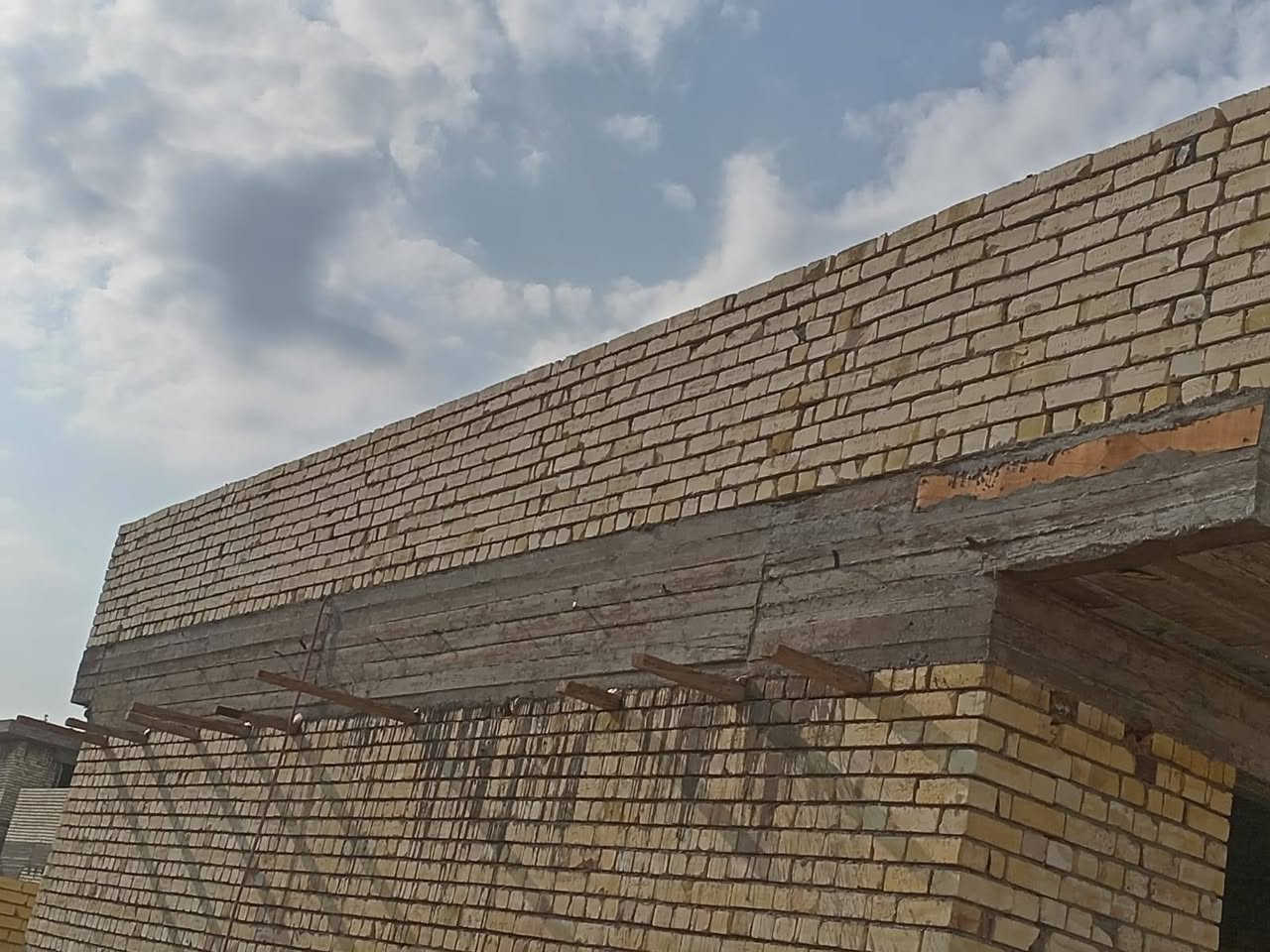 خلفة بناء متفرغ حاليا ارضي400 طابق اول 525 عمل درجة اولئ ملتزم بلموعد فلوس ماخد الئ يعجبك الشغل 
***********
