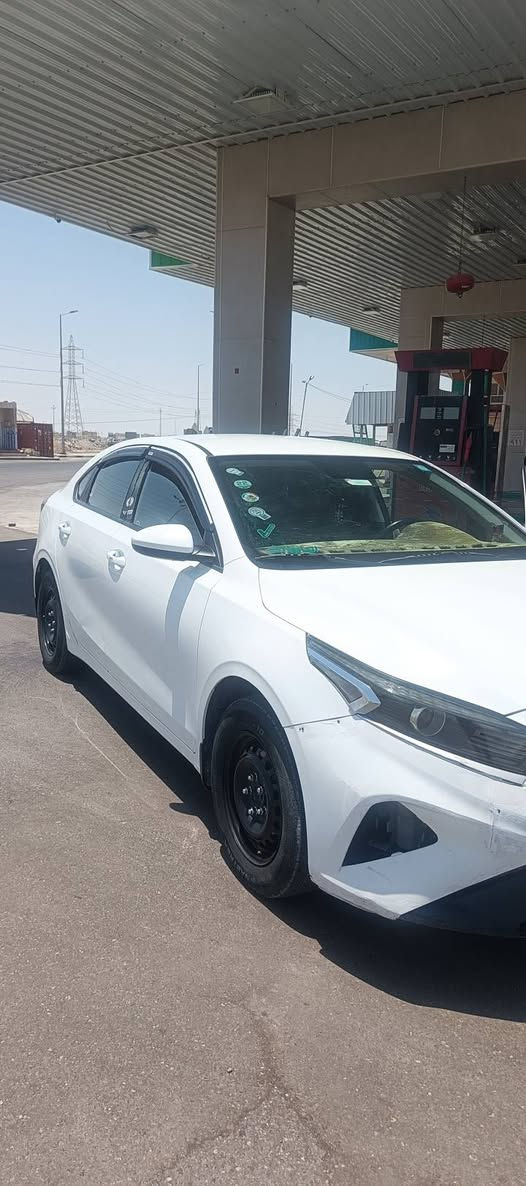 السلام عليكم
السلام عليكم.. 
كيا سيراتو مديل 22 خليجي السيارة اقصاد بأسم منتسب  ببغداد استقطاع مباشر    تصير حره بل 27   ماشيه 150الف محرك 1600 بدون تبديل وضربه قوية فقط الي موضح بلصورة خسفات وقليل بارد والدعاميه شوف العين بلصورة  باقي السياره كفاله  ... 
السعر 130 وبيها مجال. 
***********
