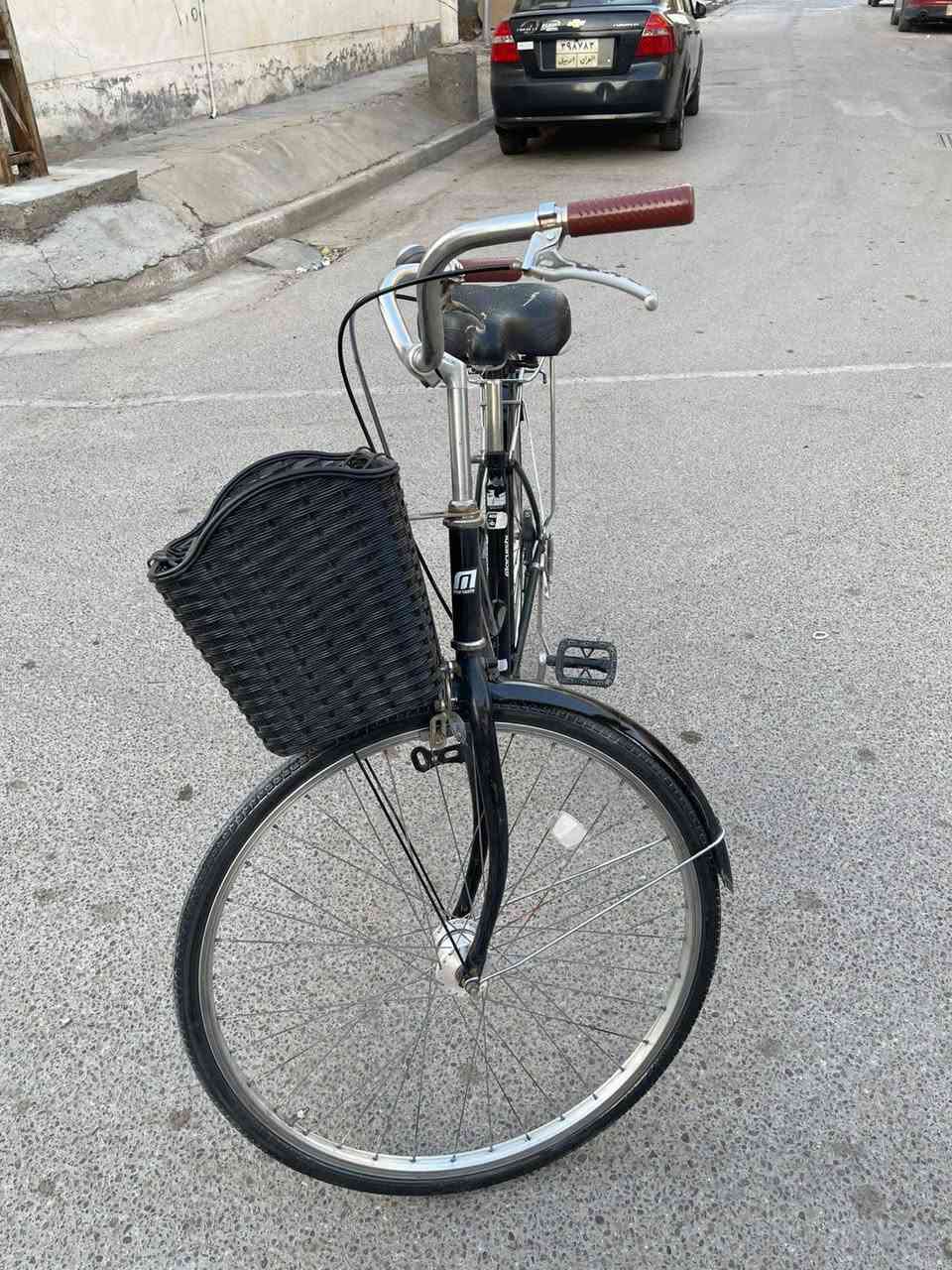 السلام عليكم
باسكل باله كلش نضيف أي نقص ما بي تايرات جدد قياس 27  سعره 140 وبس مجال
مكاني بغداد حي جامعه ***********
