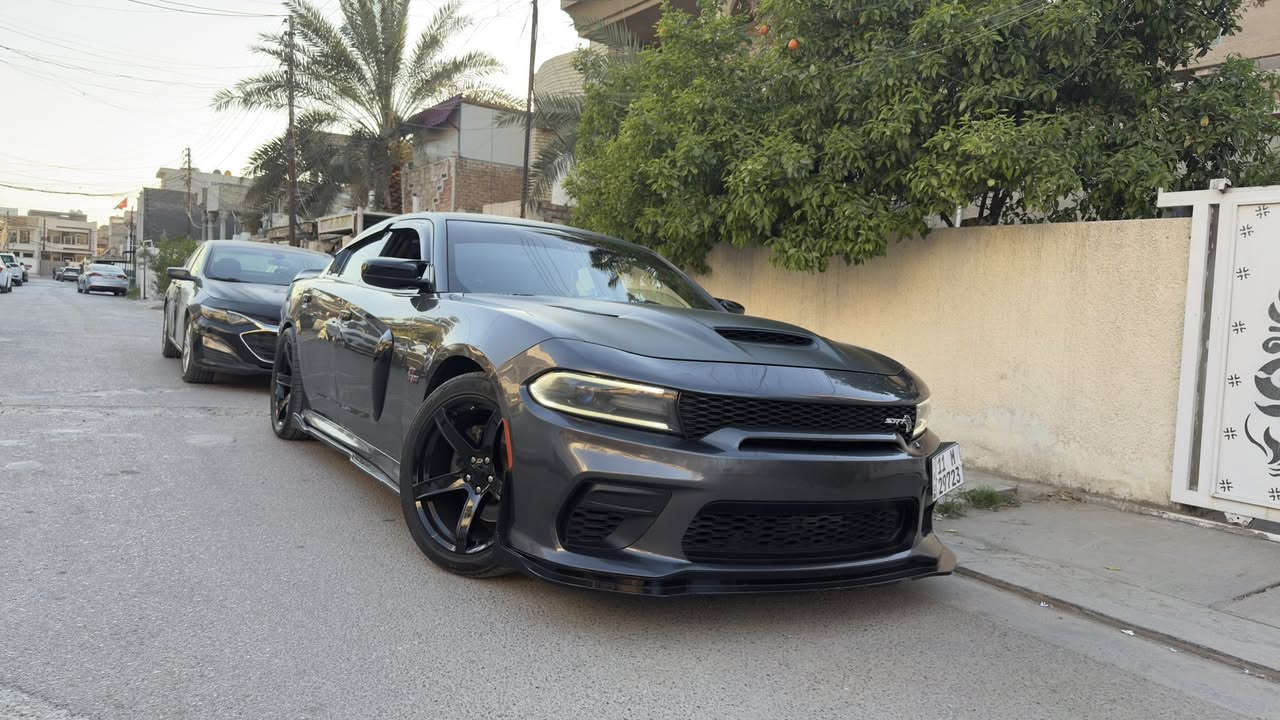 � للبيع دودج جارجر RT
🔹 الموديل: 2015
🔹 المحرك: 5700 (8 سلندر - هيمي)
🔹 الوارد: كندي
🔹 العداد: (155 k)
🔹 الحالة: كلين تايتل

🛠️ الملاحظات:

 • بيها جاملغ أمامي بارد فقط (بدون صبغ)

⚙️ المواصفات:

 • كشنات جلد
 • خزن (ميموري)
 • تحكم كهرباء
 • تدفئة + تبريد كشنات
 • شاشة كبيرة
 • رادارات
 • حساسات
 • اكزوز بوابات

💰 السعر: (180)

📍 الموقع: بغداد

📞 رقم الهاتف: (***********)

✔️ السيارة جاهزة للفح
