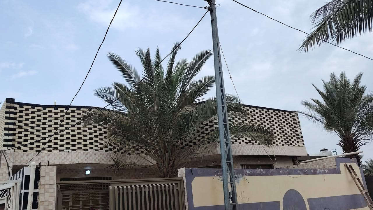 السلام عليكم يوجد خلفه بناء شغل يرضي الله اولئ  شغل نجف   رقم واتساب ***********
