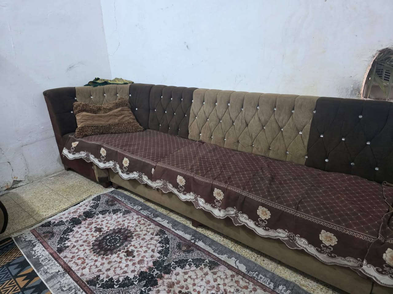 تخم وديوان للبيع مستعجله عليهن ثنينهن ب 300مكانهن بغداد وعندي توصيل داخل بغداد فقط التواصل واتساب بس ***********
