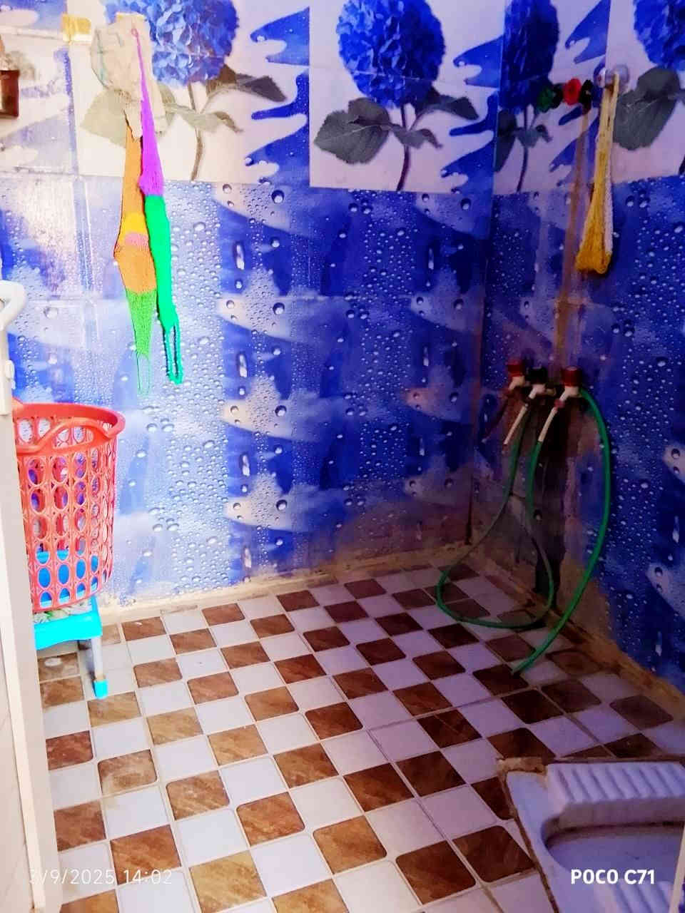 السلام عليكم. 
الدار للبيع !
طابو صرف متوفر كامل الخدمات ماء كهرباء مدارس محلات تبليط بل باب العنوان حي العسكري ال3 ( شارع ثلاثين)  متوفر غرفتين وصاله ومطبخ ع صاله وحمامات خارجيه وطارمه ومناور 2 

السعر 60وبي مجال 

١١٥ متر 

 #محافظه #الديوانية
 
للاستفسار :- ***********
