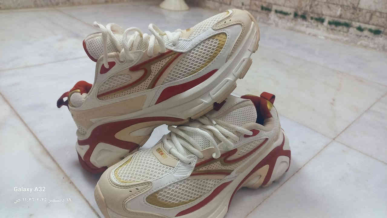 حذاء باله درجه اولى حجم ٣٩ونص يوجد توصيل جميع المحافظات ***********رقم سيد حسن ناحية الإمام
