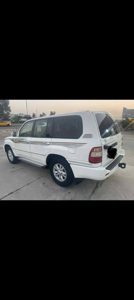 بەناوی خوا مۆنیکا 
مۆدیل 200 کامل کراوەتە 2007
سەنەوی بەناو خۆمە و تا 2031 نوێیە 
سیستەم غازی 100 لتری 
دەبڵ تانکی ئیشەکا. 
ناوی نیە لەحاسیبە. بەشەرت 
گێڕ و مەکینەی لۆک  
تەبرید ساردی و گەرمی  ئیشەکا 
دەفتەر بەنزینی هەیە 
ناوی لە دەرەوە جوانترە 
کارەباییات بەشەرت 
ئەکسل و دەبڵ ئەکسلی بێ کێشەیە 
شاشە ئایپاد 
 دو پارچەی بۆیاغە  پێش و پشت و شان و سەقفی بەشەرت
*********** وەتساب
0770180
