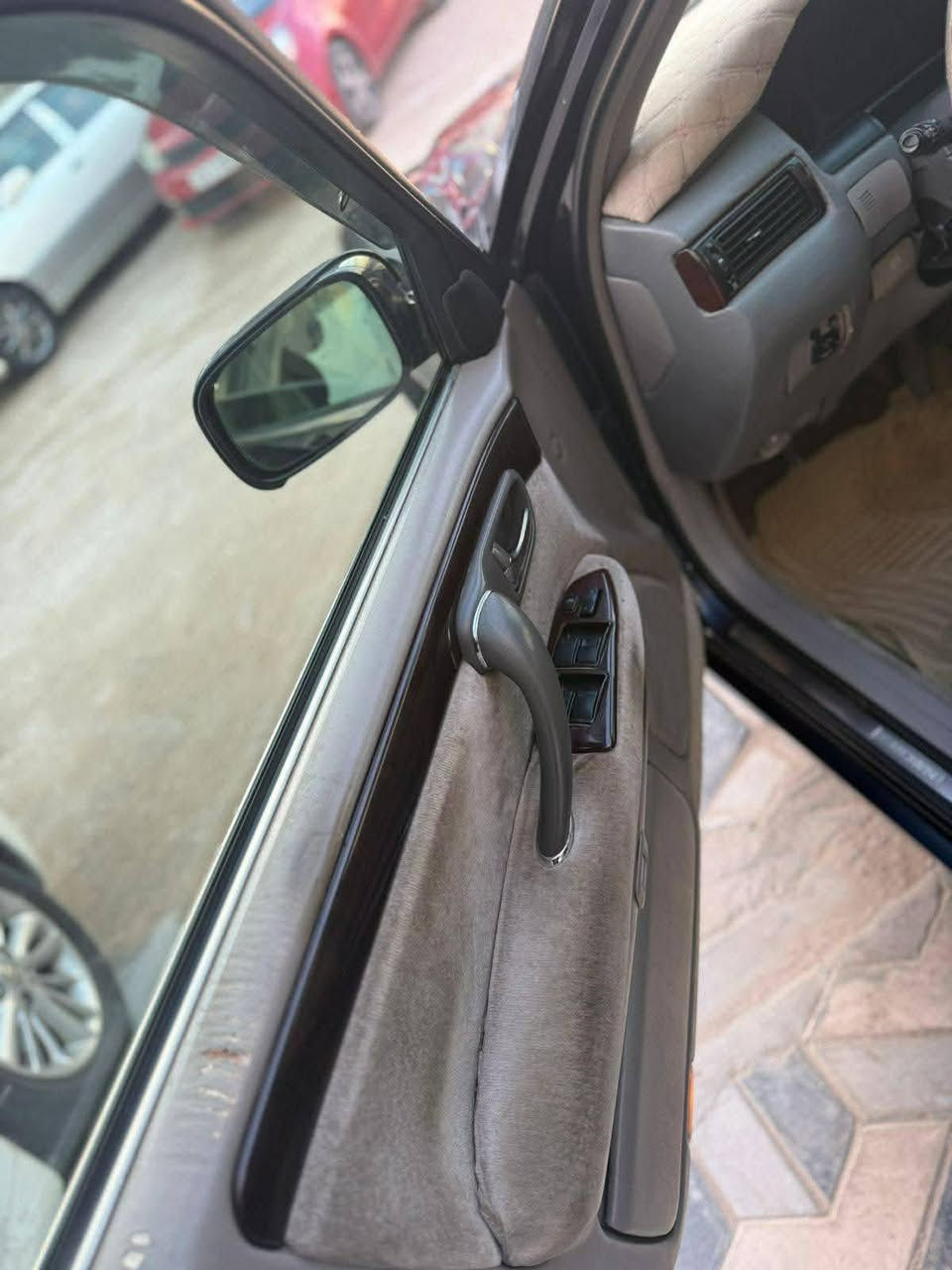 السلام عليكم
ملكه البيع رقم كركوك مدفوع كمرك قرار 48قرص موجود 
سياره دكمتين برده خلفيه تحكم سترين كرستال اصل سياره 
شاصي 71 مكينه ديفور الزغير 
مكاني نجف ...السعر 90وبيه مجال ..رقم ***********
