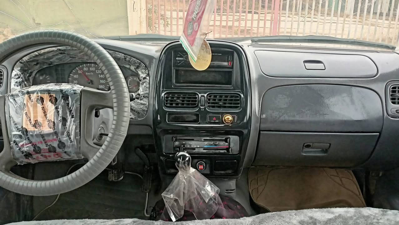 نیسان مودیل 2002تە برید پاوە ر ساغ علوج کە فیلی ماڵی مە دە نی ئە کە ین بە شە رتی گێر مە کینە شانسی ئە کسل بێ چرکە تە برید سارد ئیش دە کا سعر 49 گە گە ڵاو کە مێک مە جال شوێن چم چماڵ
ژمارە 
***********
***********
