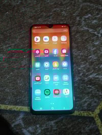 أي ٣٠ • ذاكرة ٦٤ • مبدل شاشة