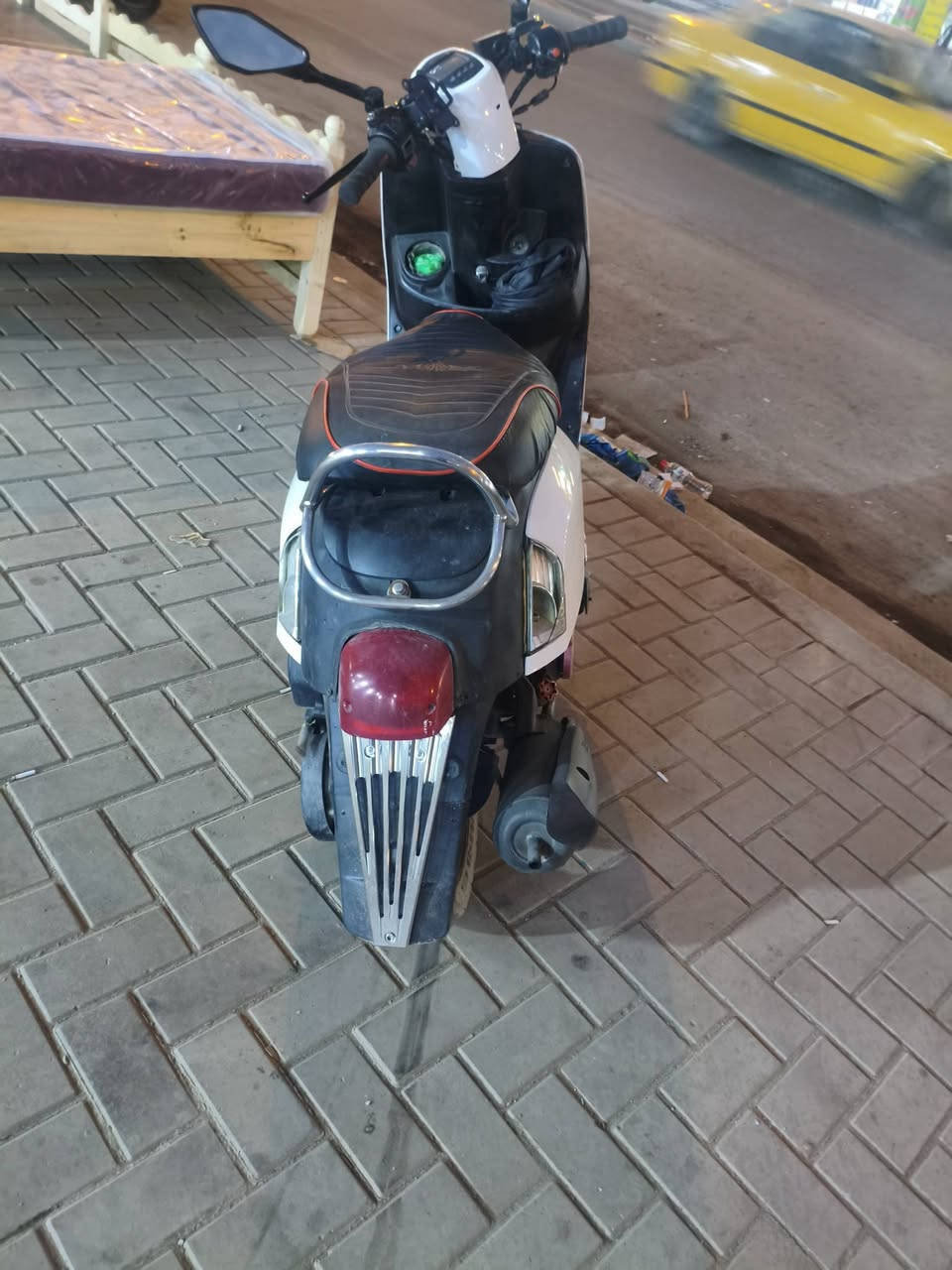 سلام عليكم 
بوليس للبيع دراجه شغاله حلوه مرتبه تحتاج فقط كهربائيات ترتيب
 مكان بغداد تقاطع درويش 
للاستفسار الرقم ***********
