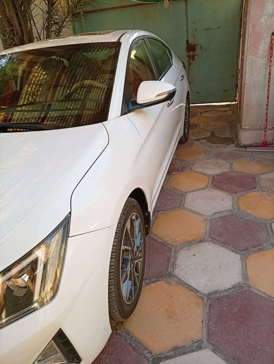 النترا موديل 2020 خليجي  رقم ذي قار  تحويل ثاني يوم شرط السياره كفاله عامه ضربه صبغ تبديل وفتح  فول مواصفات 1/1 فتحه سقف بصمه تشغيل بصمه ابواب صندوق بصمه رادار مثبت سرعه مانع انزلاق شاشه كامره ويلكب 5 تحكم استيرن اشاير بل مريه حساسات خلفيه وأماميه وباقي المواصفات المعروفه السياره جاهزه مكينه كير حداديه تبريد تخم تاير محرك 2000 ما مفتوح شرط ماشيه 53 حقيقي 
السعر170قفل للاستفسار الاتصال على الرقم*********** مكاني ناصريه حي اور الاولى
