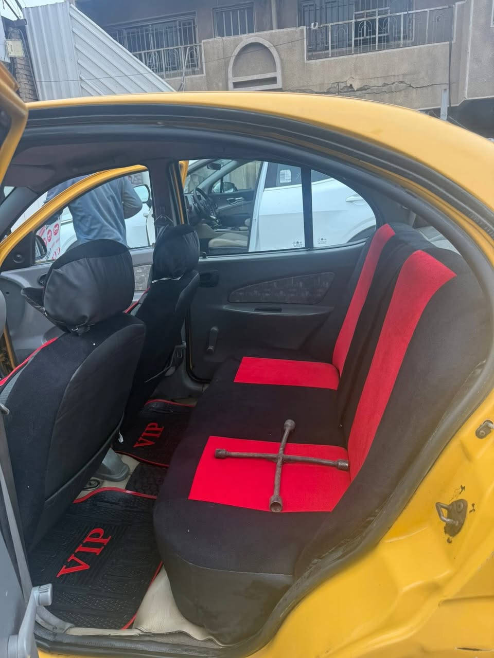 السلام عليكم طيبة موديل 2015
نقصهه صدر امامي 

مبدل باب البصف السايق 

والجاملغ 

سنوية لل2027 

بسمي تحويل ثاني يوم 

السعر 38 وبيهه مجال 

***********
