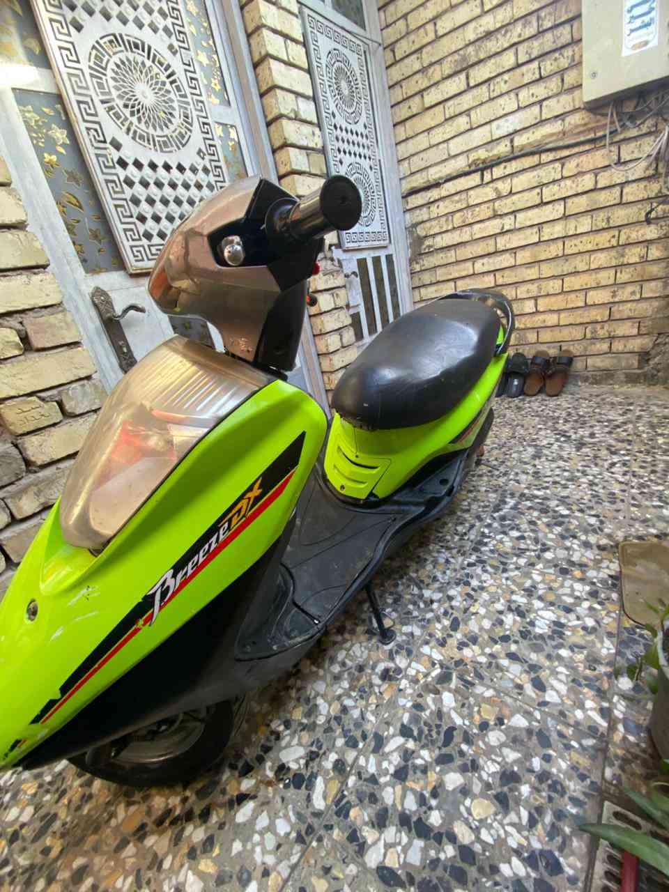 السلام عليكم دراجه 140بريز الدراجه سلف هندر كهربائيات كلهه كامله السعر 375وبي مجال  المكان بغداد البلديات الصحفين قرب حسن و حسين ***********
