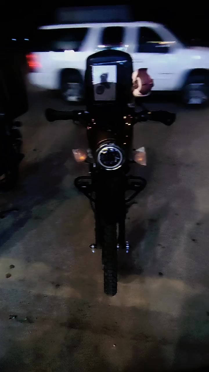 السلام عليكم دراجه دايون جبلي مديل 23 جديد رقم وسنويه اربيل الدراجه كارتون ماشيه 6الاف فول ما بيهة اي نقص السعر 3و100 وبيهة مجال للشراي والرقم *********** وباقي التفاصيل خاص
