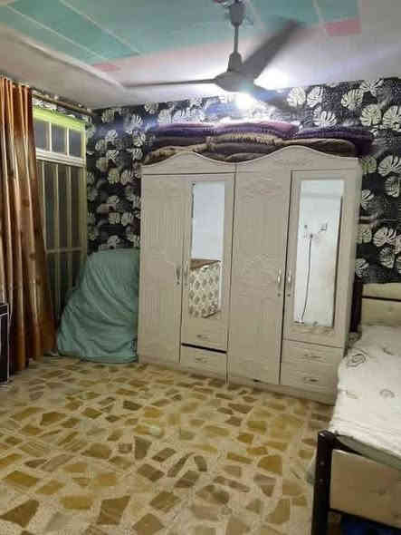 #دار_للبيع– الديوانية / حي المعلمين قرب جامع الصادق – مبادرة-ونقد
📏 المساحة: 193 متر
🚪 دولان: عرض الممر 2.35 م

مكونات الدار:

 • 3 غرف نوم
 • صالة
 • استقبال
 • مطبخ
 • 2 مجمع صحي

💰 السعر: 150 مليون 
~~~~~~~~~~~~~~~~~
#أعرض_عقارك_معنا
———————————————————
🔺#للاستفسار مراسله واتساب ع الرقم التالي 

http://wa.me/+964*********** مقتدى 📲
—————————————————————
او زيارة مكتبنا 
🔺مكتب دره المشرق للاستثمار والتطوير العقاري 
🔺العنوان:-حي الجزائر مقابل مطعم باسم ابو المحشي
