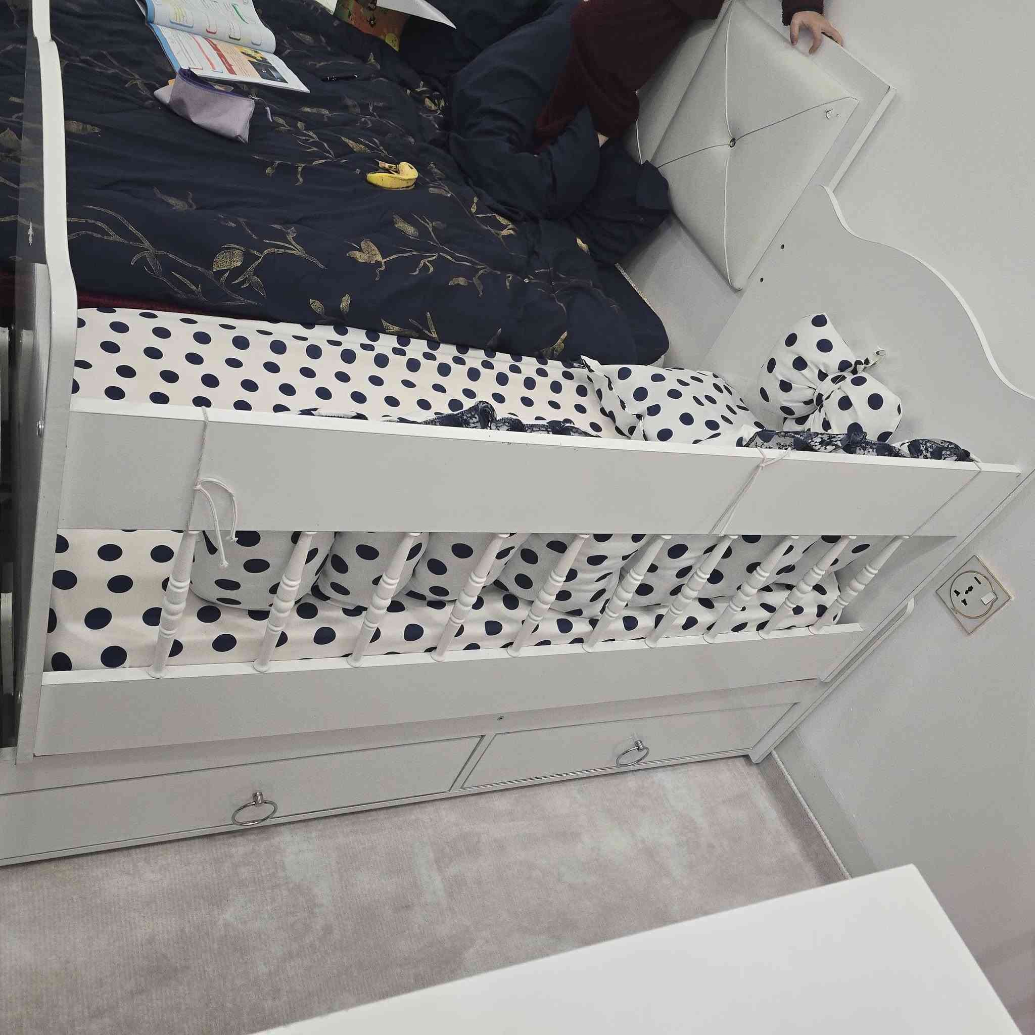 بۆ فرۆشتن ***********
1- تاقم سیستەمی گەورەی دوونەفەری 5 پارچە بۆ فرۆشتن پاک و جوان و تازە 
نرخی 350 هەزار
2- سیستەم و جۆلانێی منداڵ تازە و بێعەیب بۆ فرۆشتن 
نرخی 80 هەزار
***********
سلێمانی
