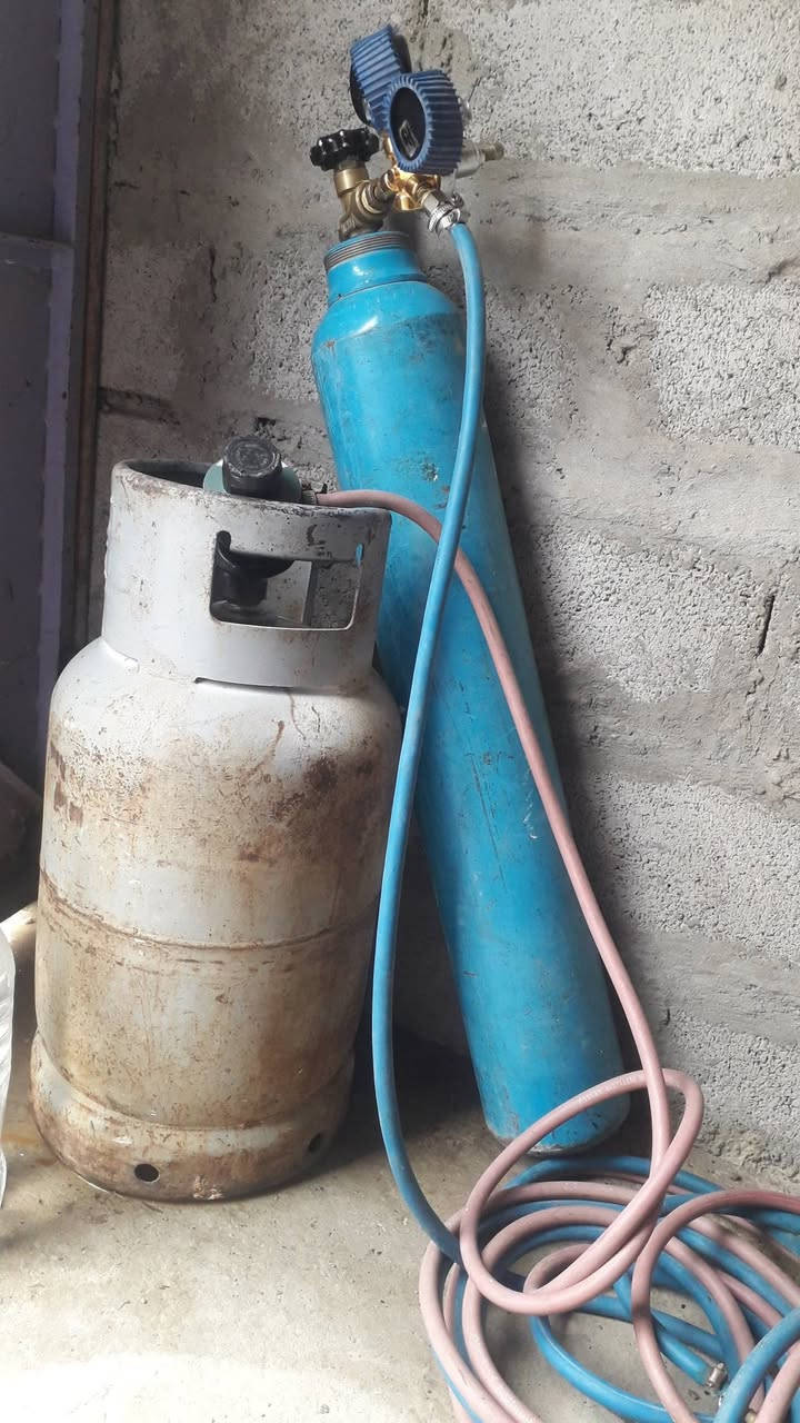 لحيم خزانات ماء متجول في البيوت بسعر مناسب الاتصال على الرقم هو***********
