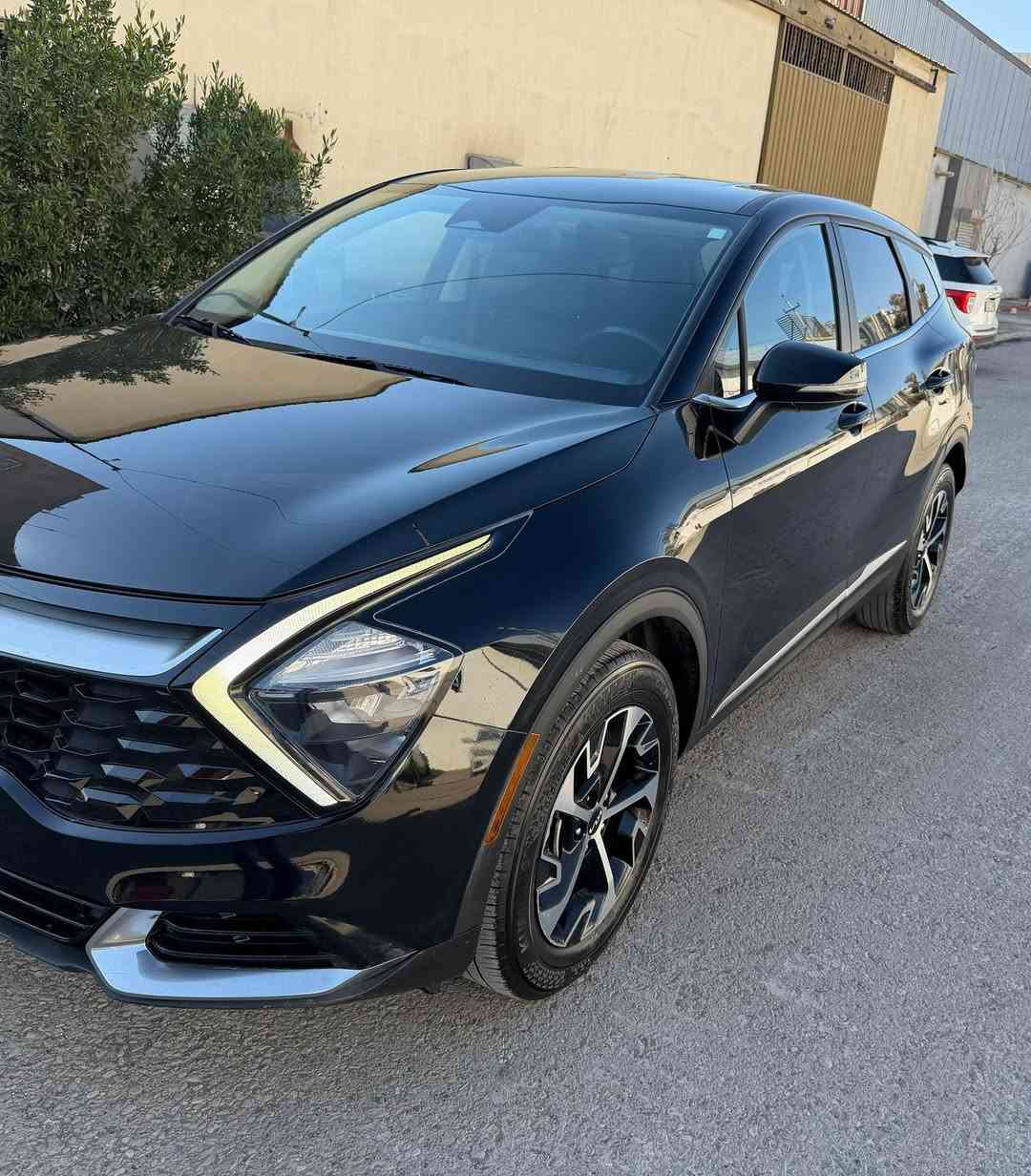 2023 KIA SPORTAGE, EX
وارد امريكي موديل 2023 
اللون اسود
سعر مناسب جوه السوق 🔥🔥
رقم  السيارة أربيل 
سعر  17500$
رقم الشاصي 5XYK33AFXPGO34973
ماشيه 35ألف mi
حادثها جاملغ امامي السكن مصبوغ و الجاملغات الخلفية 
بيها شبر صبغ+ شبر صبغ الصندوق
ارباك بردة و كشن فقط مفتوح
تصليحها درجة اولى على أيدي مال جناي .
المواصفات.. 
بصمة وبصمة ابواب 
تشغيل عن بعد 
إشارات ضوئية بالمريات مع نقاط عمياء 
شاشه متصلة 
تبريد لمس جهتين قطعتين 
كشنات جلد كهرباء 
تدفئه بالكشنات مع تدفئه ستيرن
هاندبريك بصمه
حساسات و رادار 
منافذ شحن أمامي خلفي 
ثلاث أنظمة قياده
اوتو هولد 
اوتو ستوب
تحديد مسار 
مانع انحدار
لايت زنون 
مكان السيارة اربيل
‏ ‭***********‬
‏‭***********
