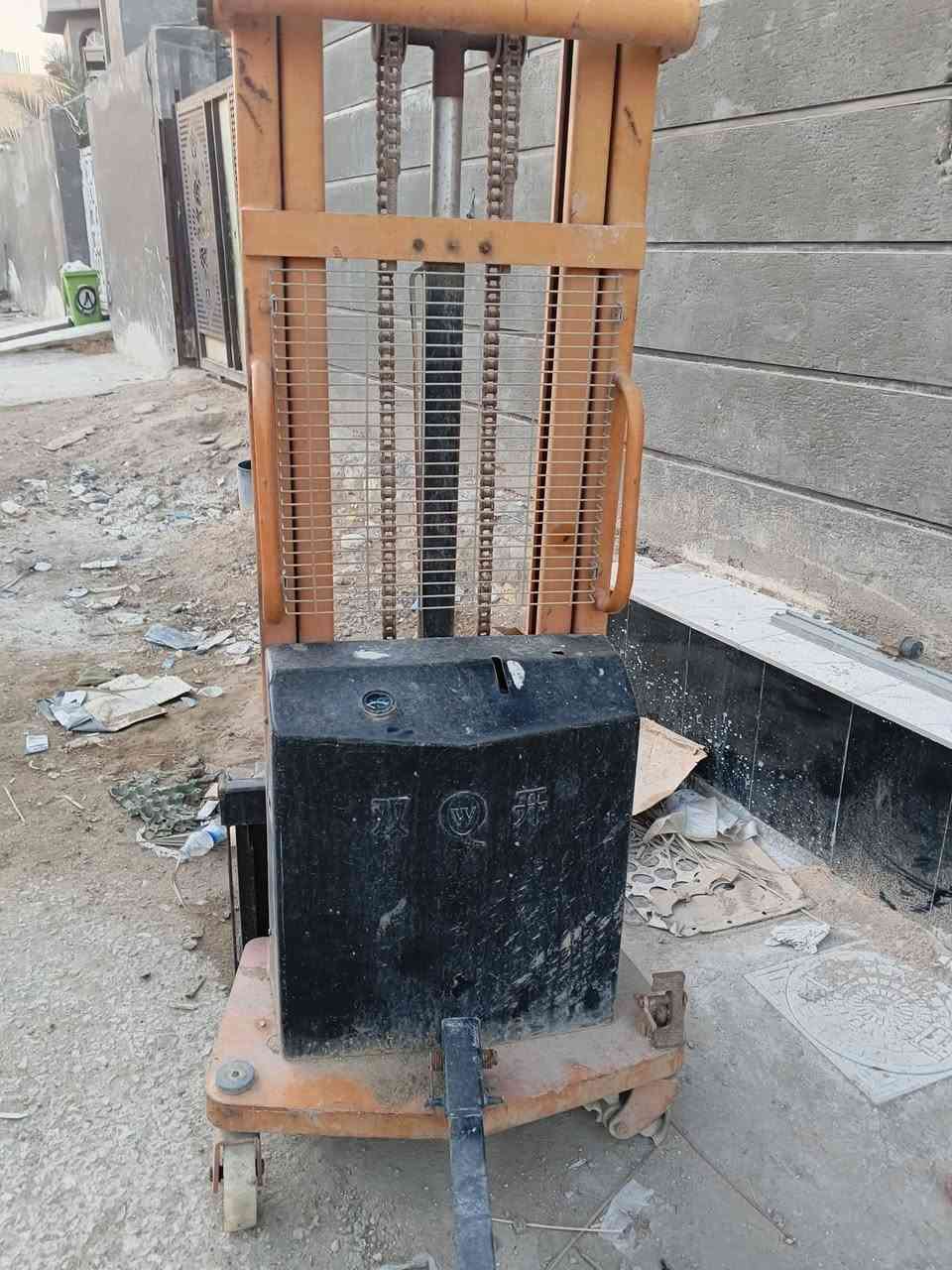 سلام عليكم شوكيه هودرليك للبيع ارتفاع 3 متر جديده ما مستخدمه داخل العراق جديده بيهه نقص بس التايرات 2 
عنوان كربلاء الحولي قرب مستشفى الكفيل 
السعر 7 أوراق وبيهه مجال سهله الاستعمال 
***********
