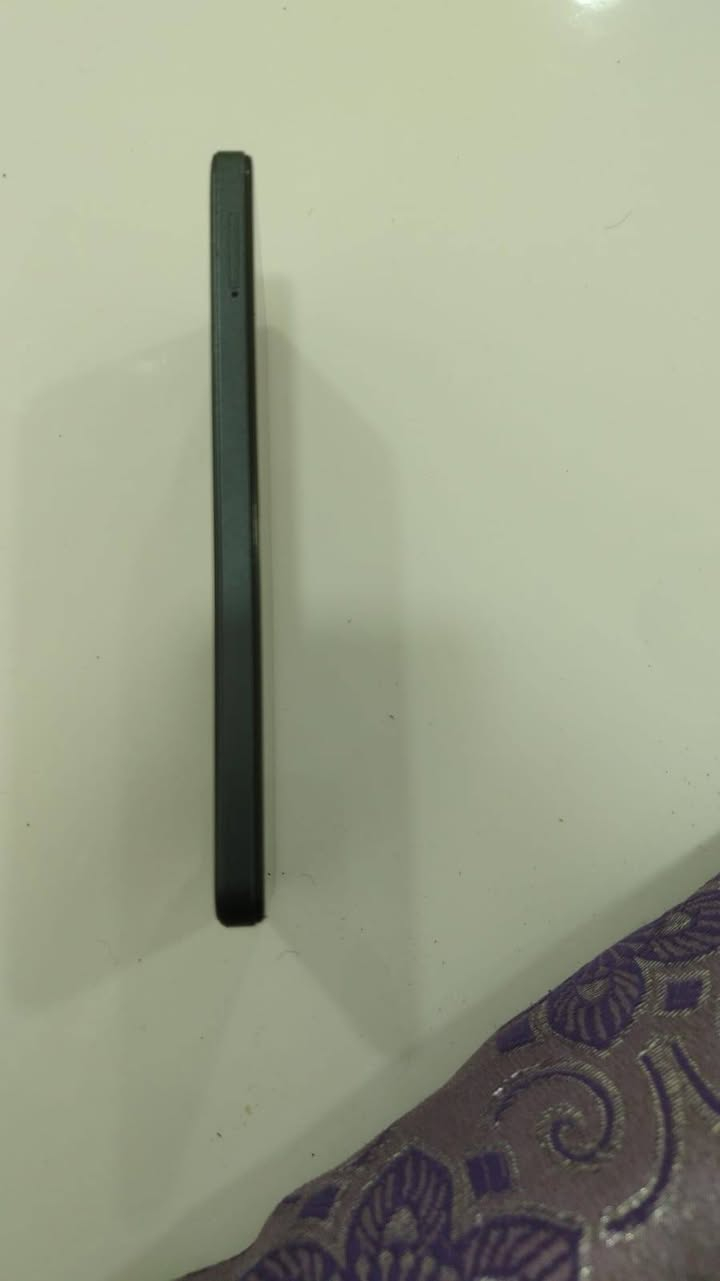 سلام عليكم شلونكم شباب 🤍
جهاز للبيع اسم الجهاز (TECNO SPARK Go 2024) 
جهاز مواصفات حلوه 
جهاز بدون ملحقات
جهاز رايده ب 100 الف  مكاني بغداد سويب 
تواصل موجود خاص و هذا رقمي ***********
