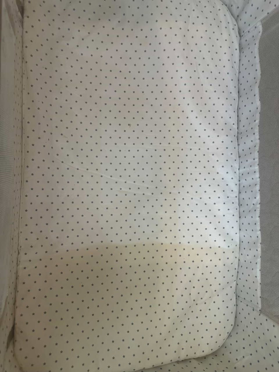 كاروك طفل استعمال قليل ماركه مصورتها ينفتح من الجانب وبي دوشك نضيف جدا جدا مشتريته ب ١٠٠الف 
ابيعه ب ٣٥ مكاني بغداد الدوره حي الميكانيك اتصل على *********** وتساب
