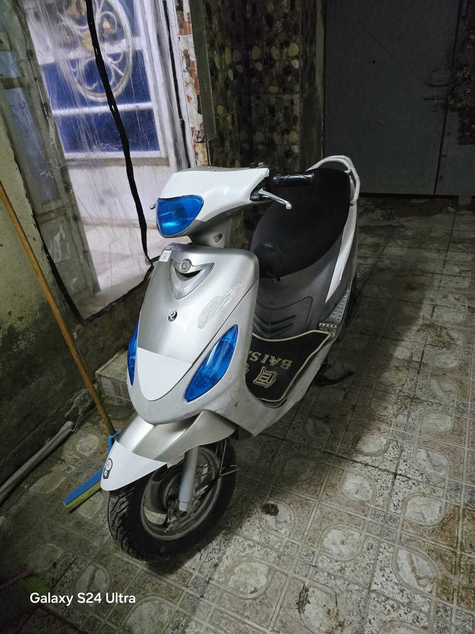 ماكس منغولي حاويه مصار شهرين من طلعتها كفاله عامه من كلشي نگره سلف هندر شغال كهربايات كلها شغاله (للبيع او مراوس بفورزه)السعر 950وبيها مجال للستفسار الاتصال علئ***********-***********
