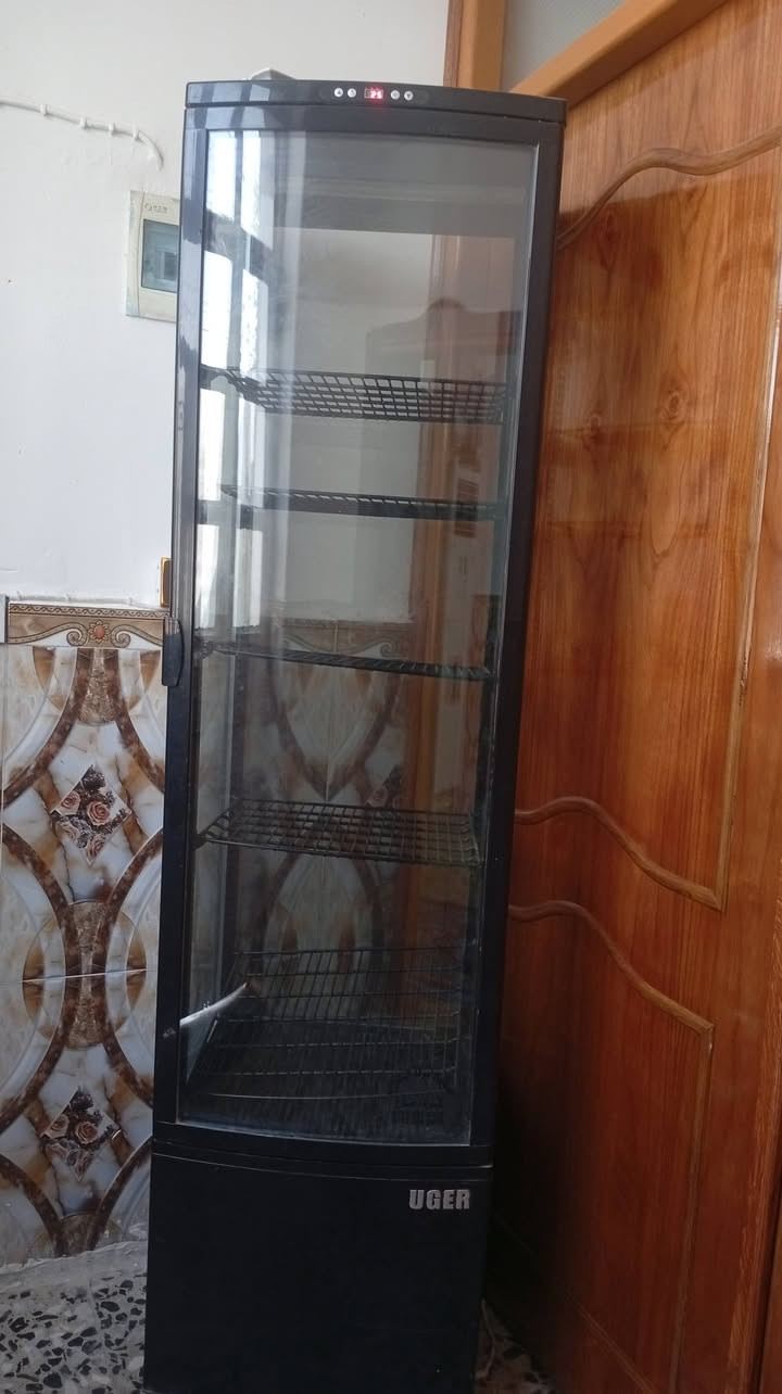 براد كيك جديد لبيع والله اشتريتها 750 ورايدها 500وبيها مجال الحسينيه الراشدية رقم التواصل ***********
