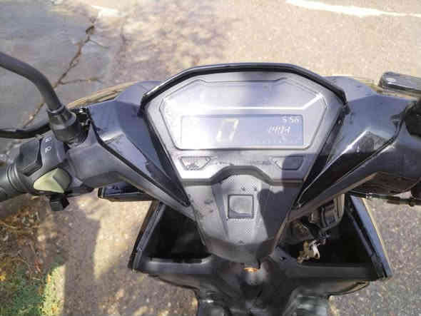 دراجه كليك للبيع  نضيفه كلش  الدراجه  شغاله من كلشي 
   الصور تحجي كلشي 
  400  و بيهة مجال بسيط حگ الجيه 
 خالص - هبهب  
*********** 
موجود خاص
  المو شراي لا يتعبني رجائا 
 لا تكسر بحلال غيرك
